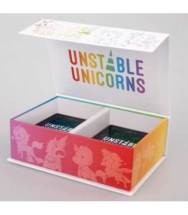 Unstable Unicorns - Gioco di Carte Divertente per 2-8 Giocatori | Avventure, Tradimenti e Risate