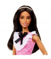 Barbie Fashionistas Bambola con Vestito Rosa e Capelli Neri